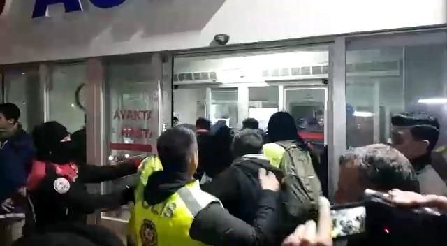 İskenderun'da gözaltına alınan hırsızlık ve yağma şüphelileri linç edilmek istendi