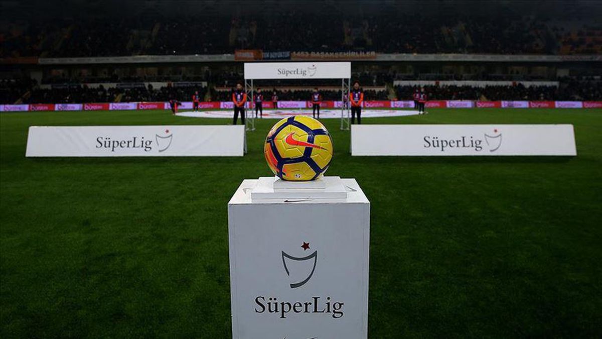 Ara transfer dönemi ne zaman bitecek? Ara transfer dönemi bitti mi? Süper lig maçları ne zaman başlayacak?