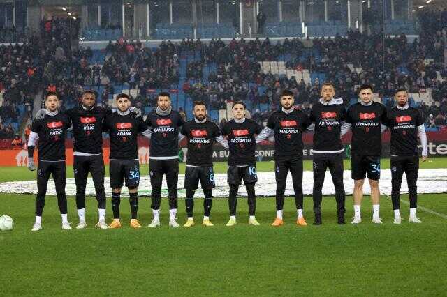 Trabzon'da herkes tek renk! Dakikalar ekrana geldiğinde tüm stat aynı tezahüratı haykırdı