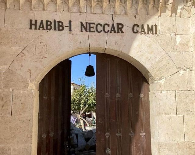 1400 yıllık camide ilk kez cuma namazı kılınamadı