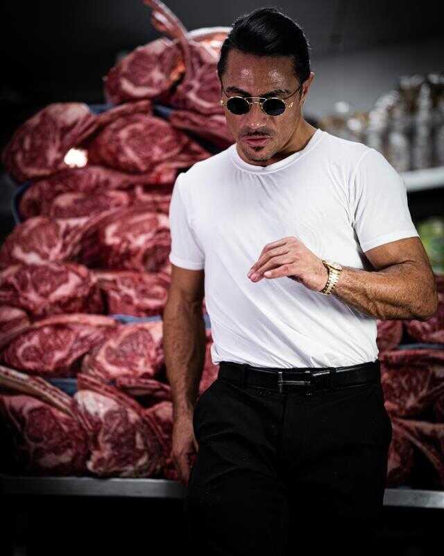 Depremzedeler için 25 milyon TL bağışlayan Nusret Gökçe, dünyaya yardım çağrısı yaptı Depremzedeler için 25 milyon TL bağışlayan Nusret Gökçe, dünyaya yardım çağrısı yaptı