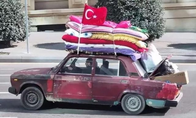 Depremin simgelerinden biri olan Server Beşirli'ye otomobil hediye edildi
