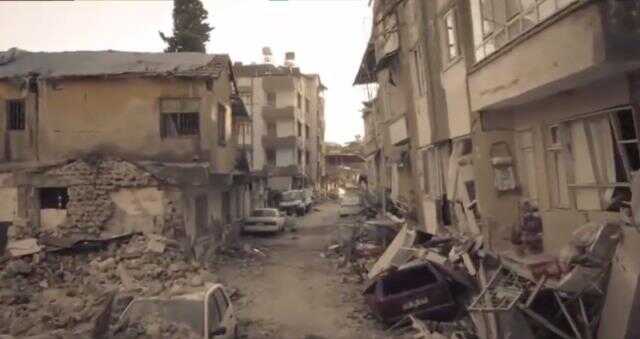 Hatay'da harabeye dönen sokaklar sessizliğe gömüldü, görüntüler kahretti! Neredeyse hiç sağlam bina kalmamış Hatay'da harabeye dönen sokaklar sessizliğe gömüldü, görüntüler kahretti! Neredeyse hiç sağlam bina kalmamış