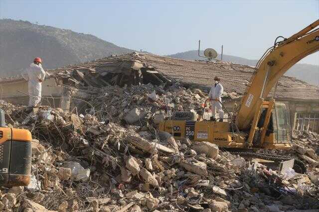 Son Dakika: Depremde hayatını kaybedenlerin sayısı 40 bin 642'ye yükseldi