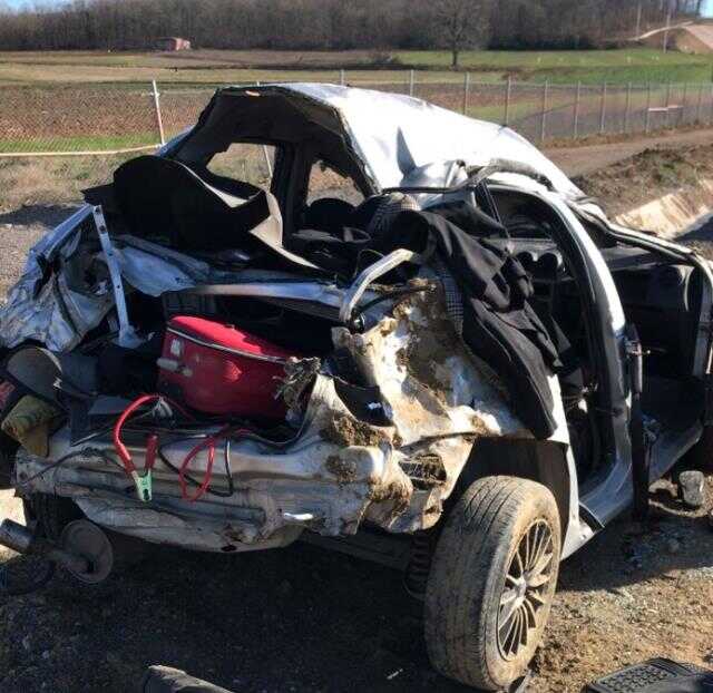 Kuzey Marmara Otoyolu'nda bariyerlere çarpan otomobildeki 2 kişi öldü