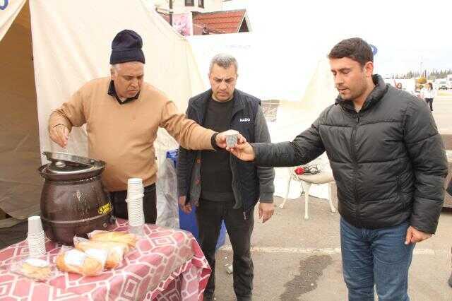 11 ili vuran depremde telefon rehberindeki 100 kişi hayatını kaybetti