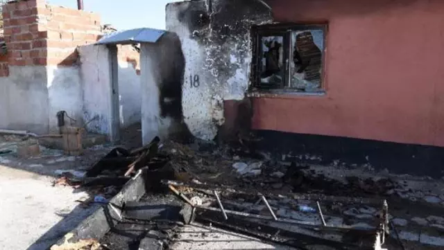 2 akrabasının evini benzin dökerek yakan sanığın savunması pes dedirtti: Sadece biraz korkutmak istedim 2 akrabasının evini benzin dökerek yakan sanığın savunması pes dedirtti: Sadece biraz korkutmak istedim