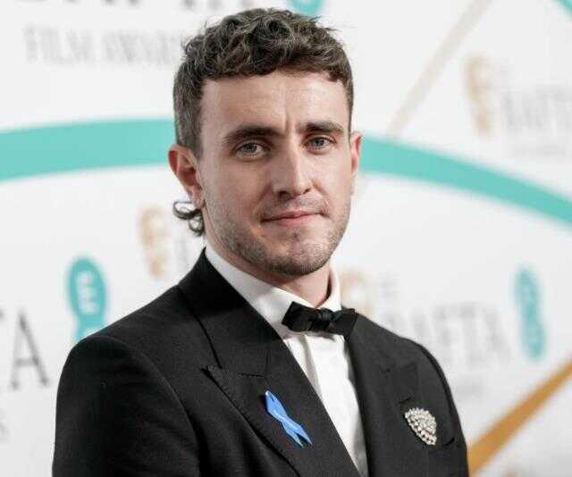 BAFTA 2023'e damga vuran olay! Ünlü isimler deprem felaketi yaşayan Türkiye'ye destek olmak için mavi kurdele taktı BAFTA 2023'e damga vuran olay! Ünlü isimler deprem felaketi yaşayan Türkiye'ye destek olmak için mavi kurdele taktı