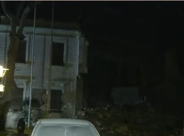 Hatay'da peş peşe yaşanan depremlere valilik binası dayanamadı! Ağır hasar aldı