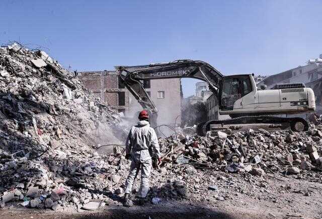 Son Dakika! Depremde hayatını kaybedenlerin sayısı 41 bin 156'ya yükseldi