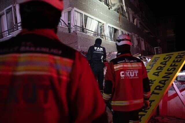 Son Dakika: Hatay'da 6.4 ve 5.8 büyüklüğünde iki büyük deprem! Yıkım ve can kaybı var Son Dakika: Hatay'da 6.4 ve 5.8 büyüklüğünde iki büyük deprem! Yıkım ve can kaybı var