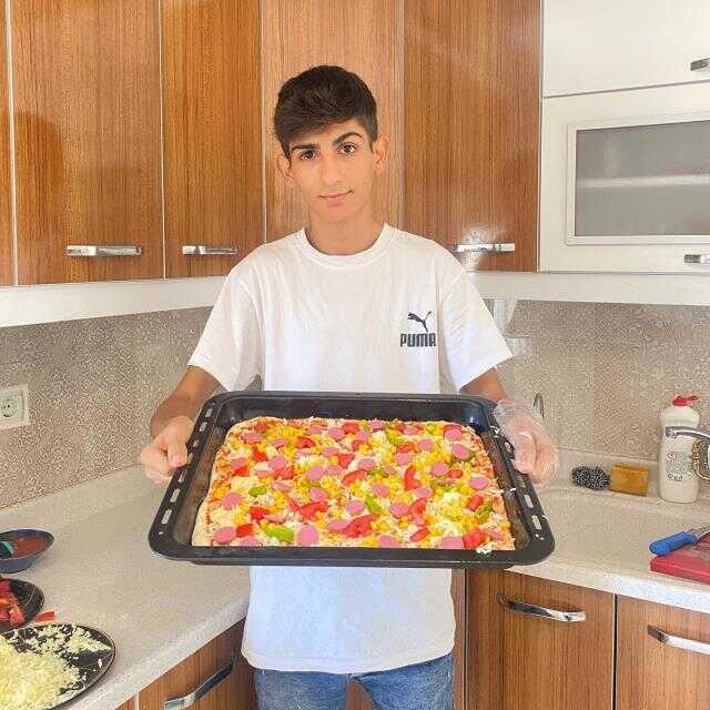 Taha Duymaz son yolculuğuna uğurlandı, kardeşi mezarı başından paylaşım yaptı