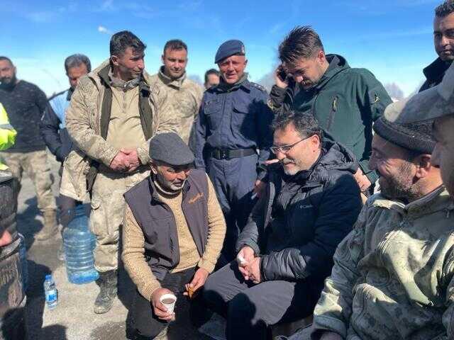 Elbistan Koordinasyon Valisi Gökmen Çiçek: Elbistan'da başlatılan enkaz kaldırma çalışmaları sürüyor Elbistan Koordinasyon Valisi Gökmen Çiçek: Elbistan'da başlatılan enkaz kaldırma çalışmaları sürüyor