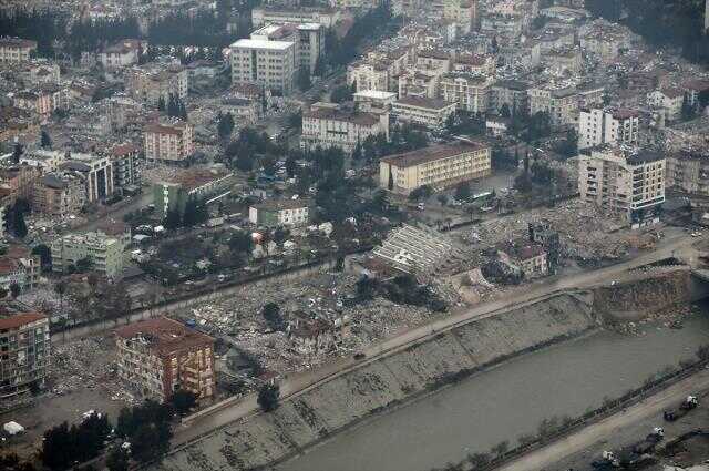 Hatay'da depremin yol açtığı yıkım havadan görüntülendi
