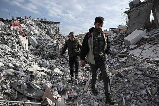 Hatay'da hayatını kaybeden 5 kişi depreme eşyalarını almak için girdikleri hasarlı binada yakalandı