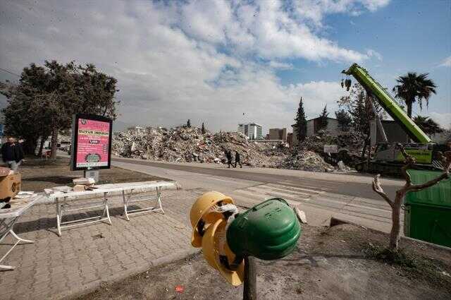 Son Dakika: Depremde hayatını kaybedenlerin sayısı 42 bin 310'a yükseldi
