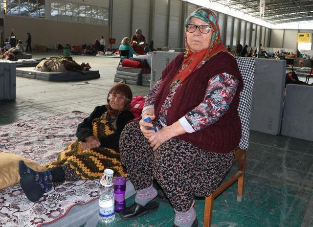 Uzmanların yaptığı uyarılar Adana'da tedirginlik yarattı! Vatandaşlar evlerine dönemiyor