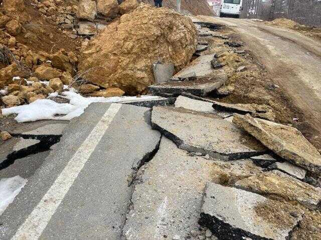 Depremde en büyük yer değiştirme Ekinözü'nde oldu