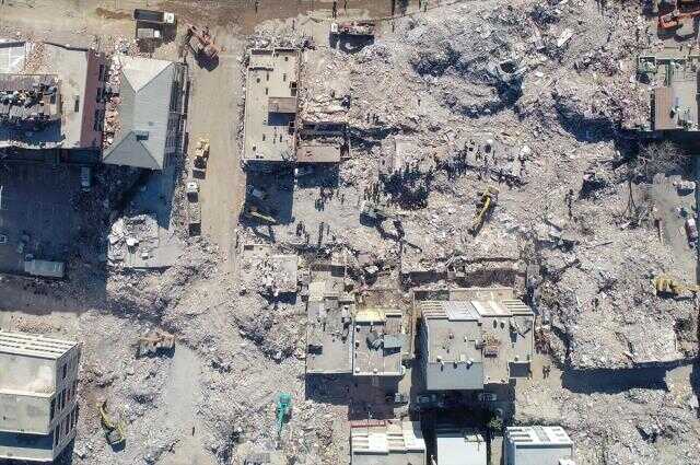 Adıyaman'da 100'den fazla kişiye mezar olan sitelerin müteahhidi tutuklandı