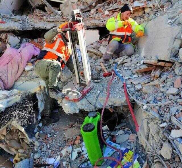 ADIYAMAN'DAKİ BİNALAR, BETONDA KULLANILAN BÜYÜK TAŞLAR YÜZÜNDEN GÖÇMÜŞ