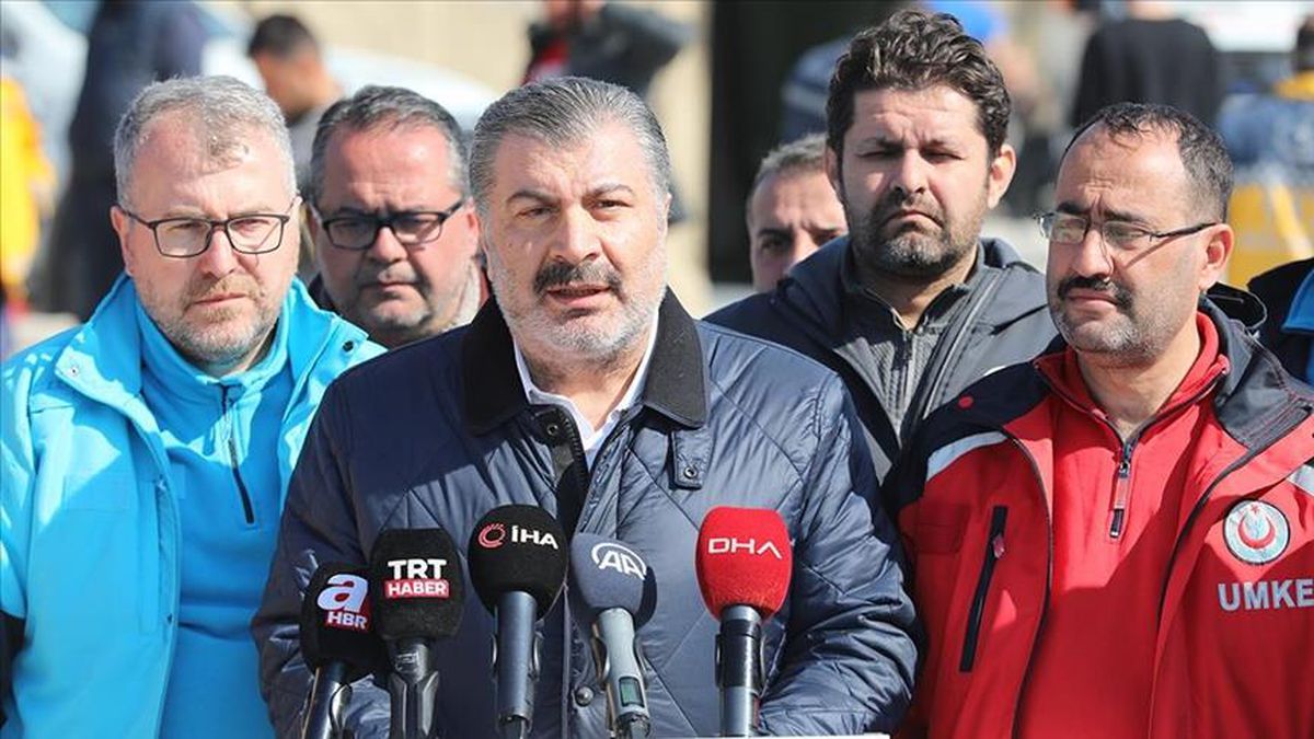 Deprem bölgesinde sağlık çalışmaları ne durumda? Depremler sonucu ne kadar sağlık çalışanı hayatını kaybetti?