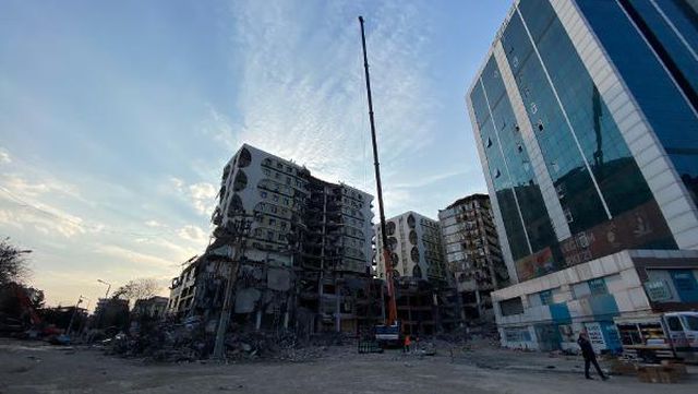 Diyarbakır'da 'delillerin toplanması' için hasarlı yapıların yıkım işlemlerinin durdurulmasına karar verildi