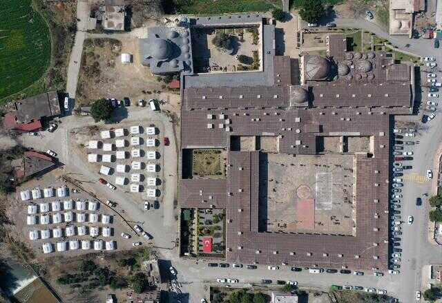 Mimar Sinan'ın inşa ettiği külliye depremzedelere sıcak yuva oldu Mimar Sinan'ın inşa ettiği külliye depremzedelere sıcak yuva oldu