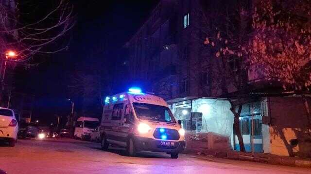 65 yaşındaki kadın, komşularının kötü koku ihbarı yaptığı evinde ölü bulundu