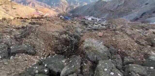 Deprem bölgesi Malatya'da, heyelan bir mezrayı yuttu