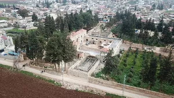 Kibar Feyzo'nun çekildiği tarihi konak da depremde hasar aldı
