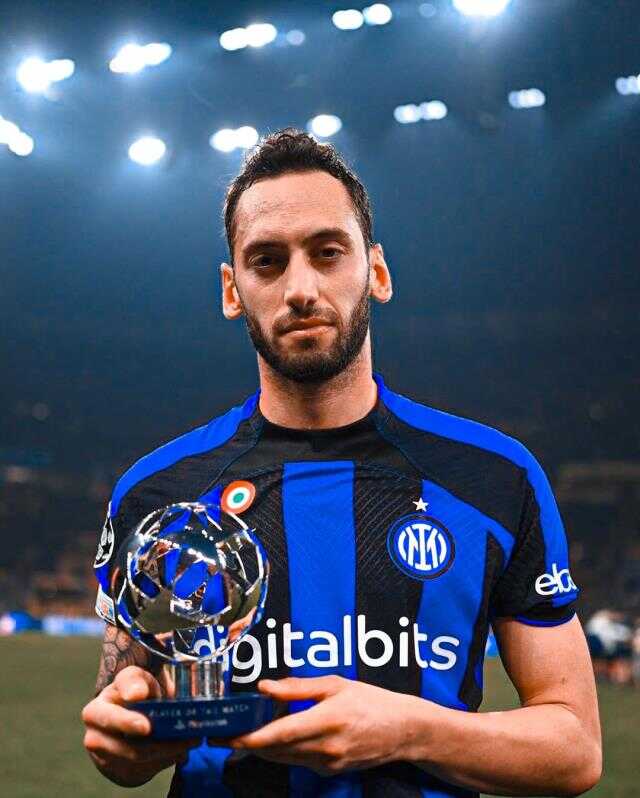 Hakan Çalhanoğlu'nun sosyal medyada beğendiği paylaşım olay oldu: Adam has Galatasaraylı