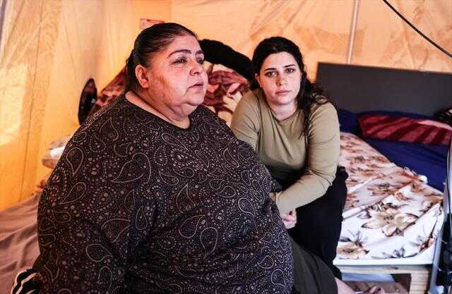 Hatay'da 200 kilogram ağırlığındaki kadın üç büyük depreme de evinde yakalandı Hatay'da 200 kilogram ağırlığındaki kadın üç büyük depreme de evinde yakalandı