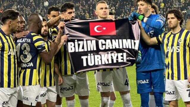 Deprem felaketi nedeniyle ara verilen Süper Lig'in açılış maçında Fenerbahçe, Konyaspor'u 4-0 mağlup etti