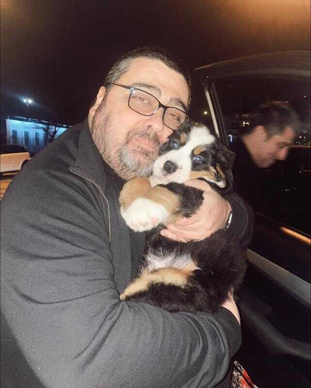 Dizi sektörünün tanınan ismi Köknar Rüştü Tezay vefat etti! Ünlü isimler cenazede gözyaşlarına boğuldu Dizi sektörünün tanınan ismi Köknar Rüştü Tezay vefat etti! Ünlü isimler cenazede gözyaşlarına boğuldu