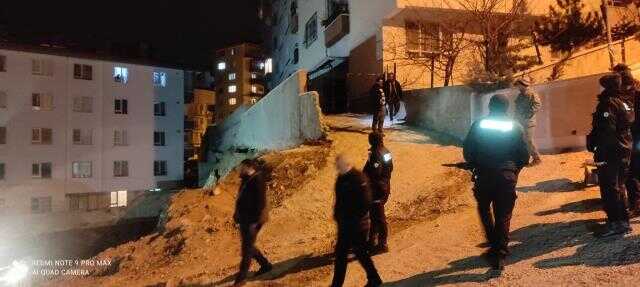 İnşaat kazısında 2 apartmanın istinat duvarı çöktü; 34 daire tahliye edildi