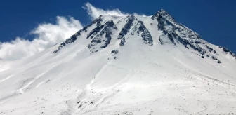 Aksaray Valiliği'nden Hasan Dağı'nda volkanik hareketlilik iddialarına yanıt: Olumsuz durum yok