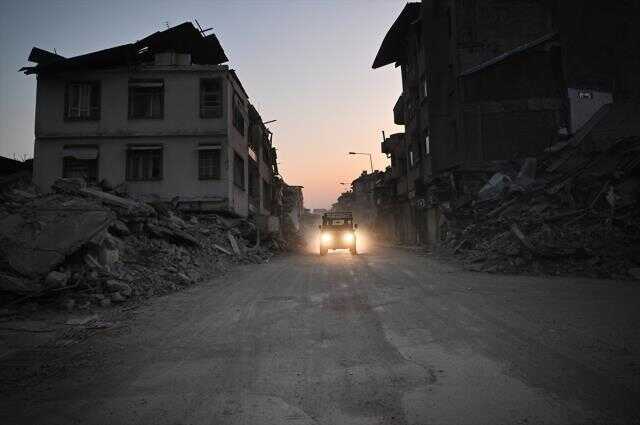 Son Dakika: Depremde hayatını kaybedenlerin sayısı 44 bin 374'e yükseldi