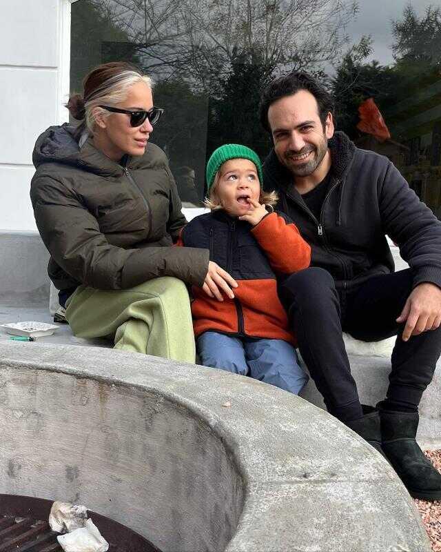 Oyuncu Buğra Gülsoy ve Nilüfer Gürbüz, 5 yıllık evliliklerini bitirme kararı aldı Oyuncu Buğra Gülsoy ve Nilüfer Gürbüz, 5 yıllık evliliklerini bitirme kararı aldı