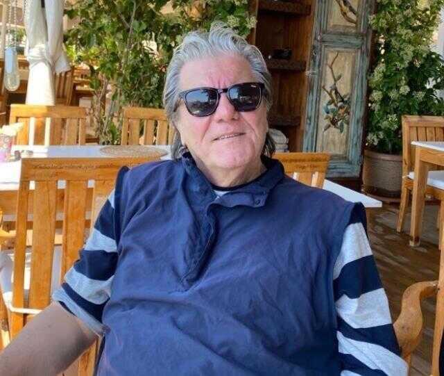 Oyuncu Kazım Akşar'ın ani ölümü sanat dünyasını yasa boğdu! Paylaşımlar peş peşe geldi Oyuncu Kazım Akşar'ın ani ölümü sanat dünyasını yasa boğdu! Paylaşımlar peş peşe geldi