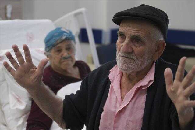 65 yıllık eşini enkaz altından kurtaran yaşlı adam o anları anlattı: 'Ölürsem öleyim, onu almadan olmaz' dedim