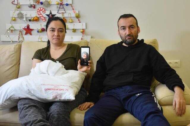Depremden 33 saat sonra enkazdan yaralı olarak kurtarılan üniversiteli Sude'den haber alınamıyor Depremden 33 saat sonra enkazdan yaralı olarak kurtarılan üniversiteli Sude'den haber alınamıyor