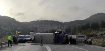 Antalya'da zincirleme trafik kazası: 2 yaralı