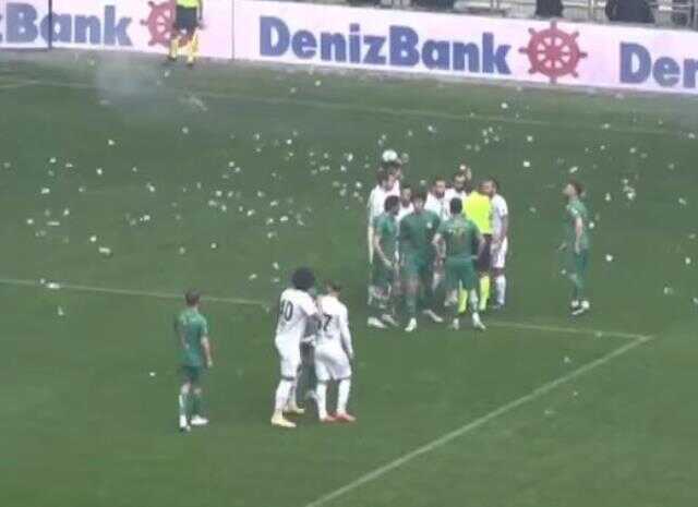 Bursaspor-Amedspor maçında ne oldu? Bursaspor-Amedspor maçında ne oldu?