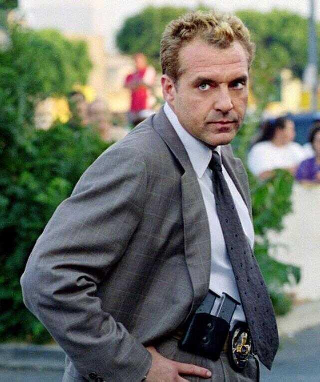 'Er Ryan'ı Kurtarmak' filminin yıldızı Tom Sizemore hayatını kaybetti 'Er Ryan'ı Kurtarmak' filminin yıldızı Tom Sizemore hayatını kaybetti