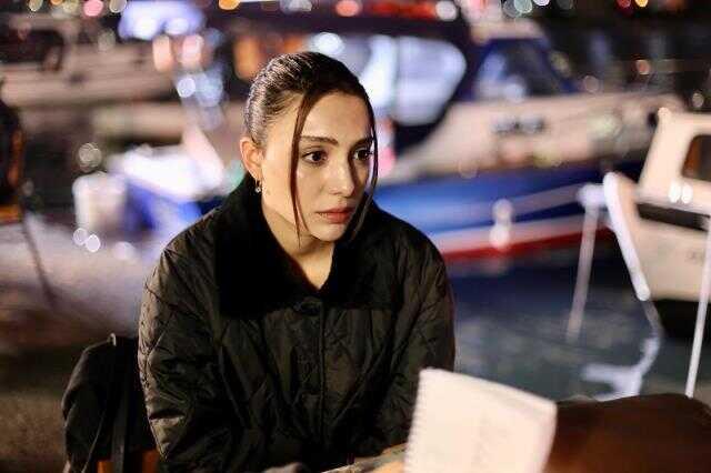 Alp Navruz, gönlünü rol arkadaşı İrem Yüksel'e kaptırdı Alp Navruz, gönlünü rol arkadaşı İrem Yüksel'e kaptırdı