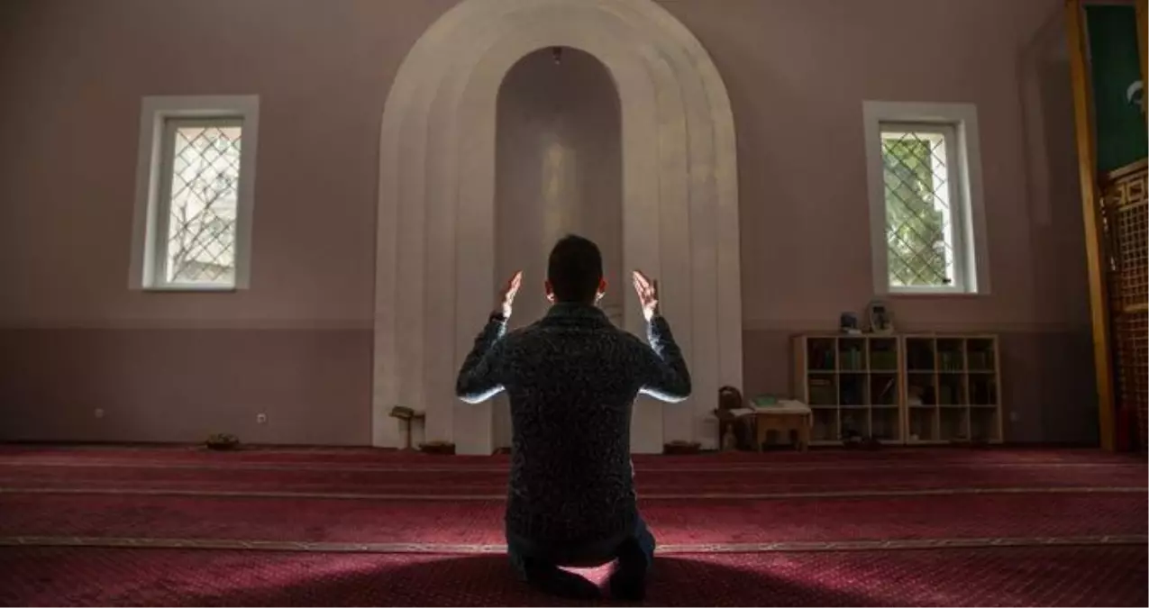 Berat Kandili saat kaçta bitiyor? Kandil gecesi ne zaman biter? Berat Kandili saat kaçta başlar, saat kaçta biter?