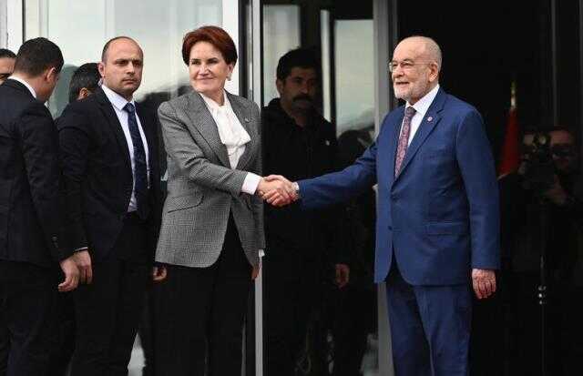 Meral Akşener'in 6'lı Masa'nın toplantısına geldiği an!