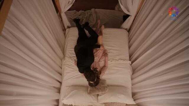 Yalı Çapkını'na damga vurmuştu! Ferit ve Seyran'ın ateşli yatak sahnesinin internete özel hali yayınlandı