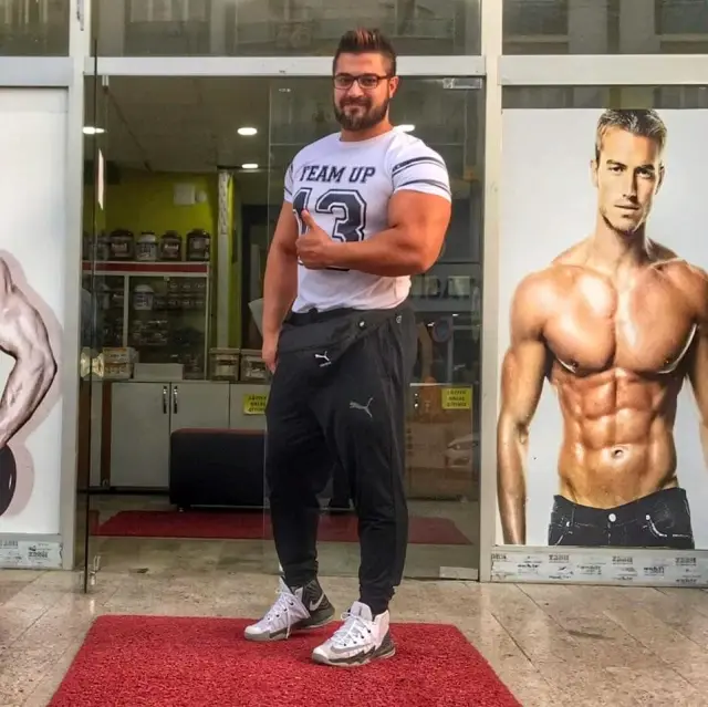 Durakta pusuya yatıp bekledi, Kadınlar Günü'nde eşini kurşun yağmuruna tuttu Durakta pusuya yatıp bekledi, Kadınlar Günü'nde eşini kurşun yağmuruna tuttu