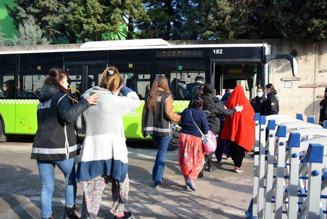 'Altın Kızlar' çetesine büyük operasyon! Evleri öyle bir yöntemle soymuşlar ki ev sahipleri günler sonra fark etmiş